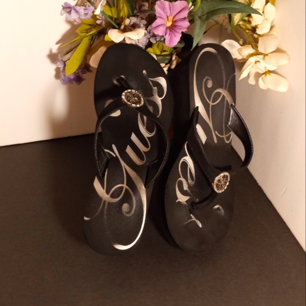 Guess platform flip flops,size